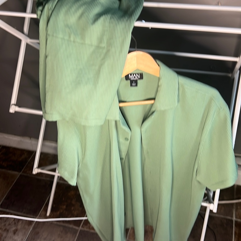 Green Men’s Boohoo set